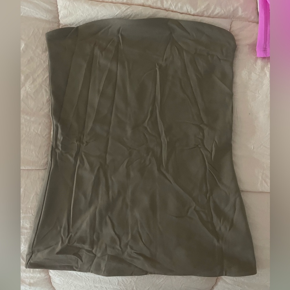 Aritzia babaton hip tube top